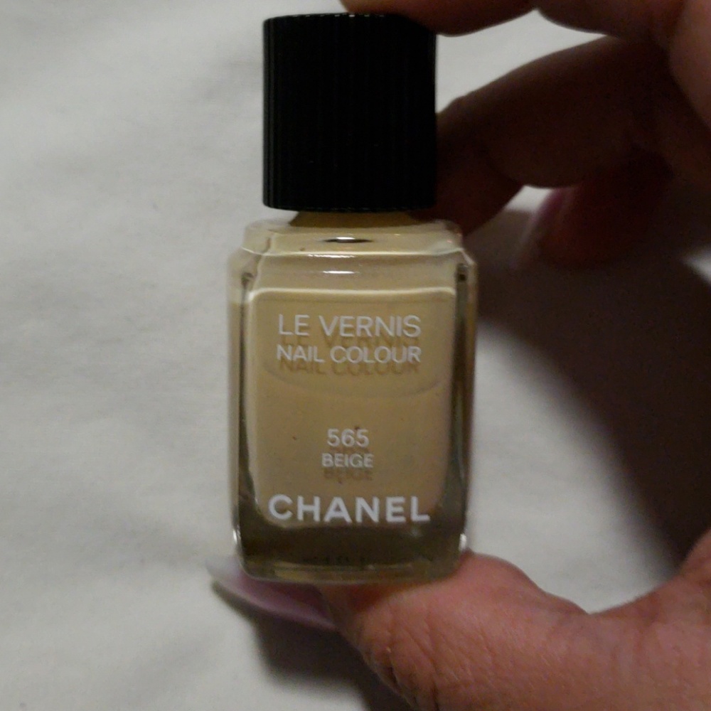 Chanel | Beige